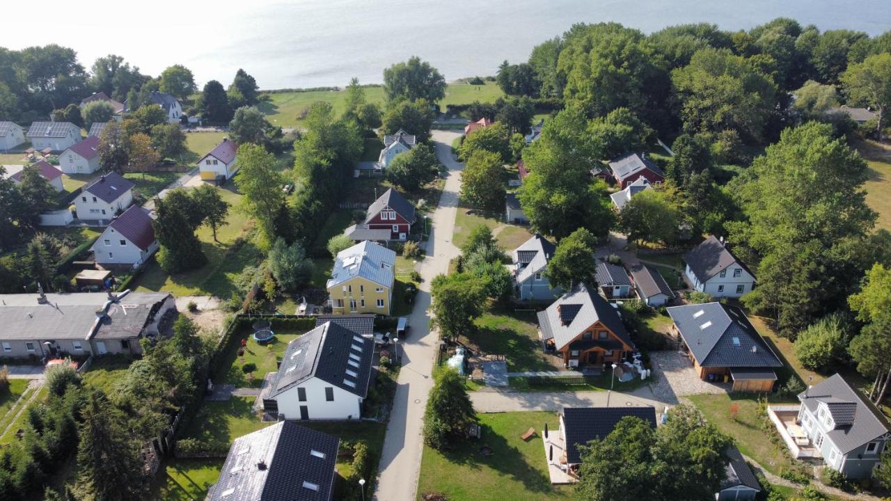 Ferienhaus Traumspot Wiek auf Rügen エクステリア 写真