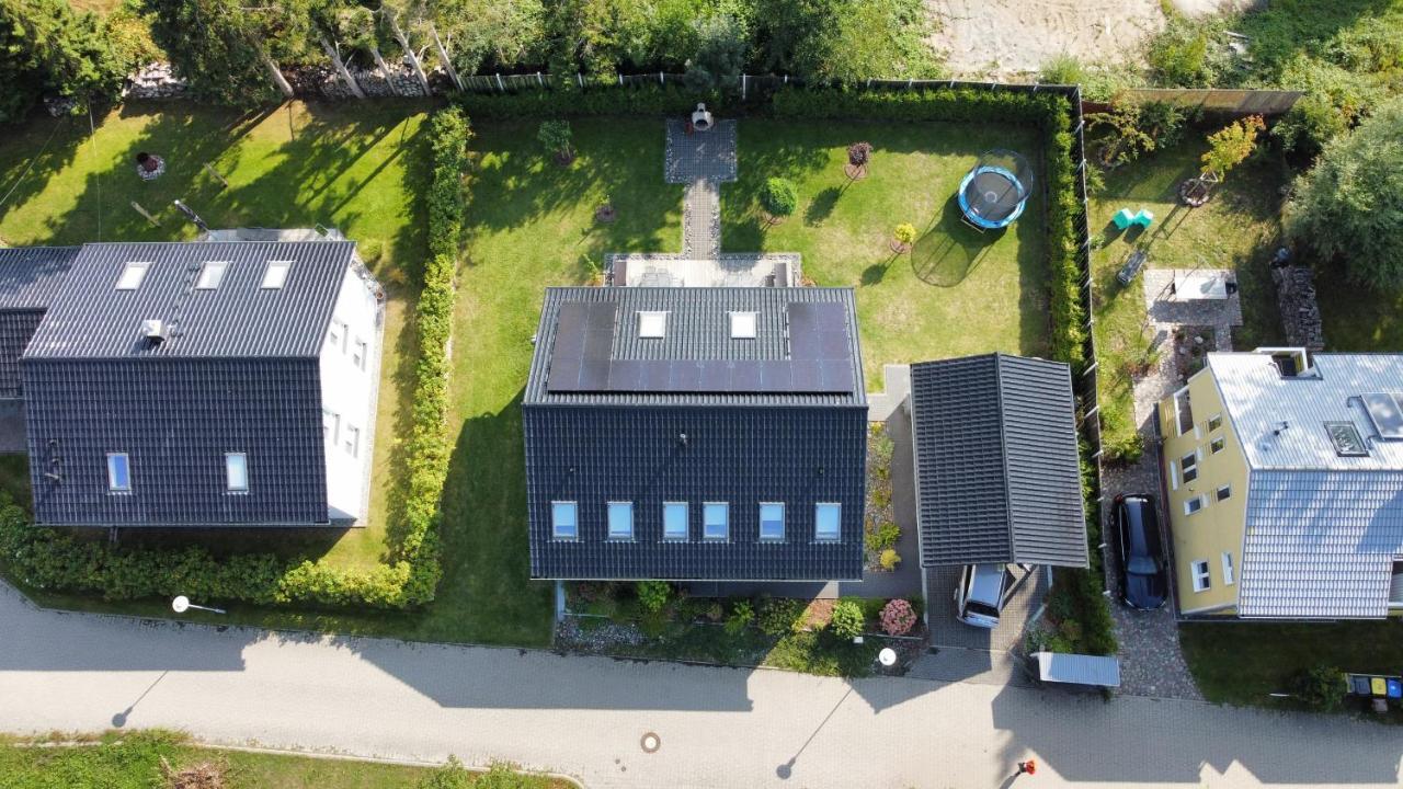 Ferienhaus Traumspot Wiek auf Rügen エクステリア 写真