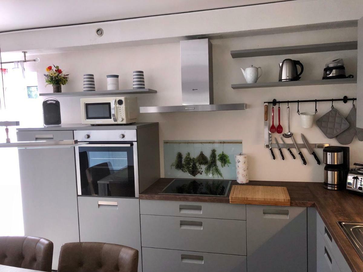 Ferienhaus Traumspot Wiek auf Rügen エクステリア 写真