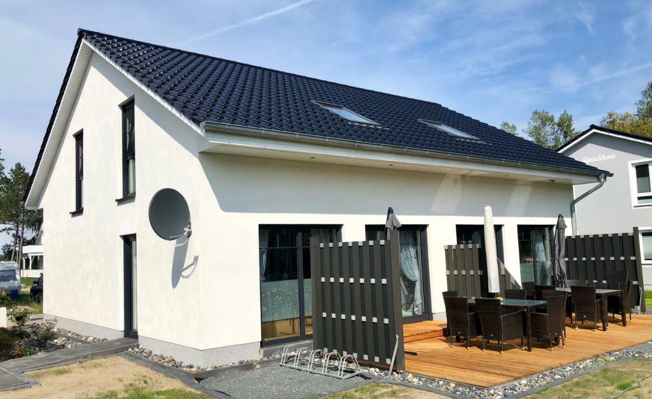 Ferienhaus Traumspot Wiek auf Rügen エクステリア 写真