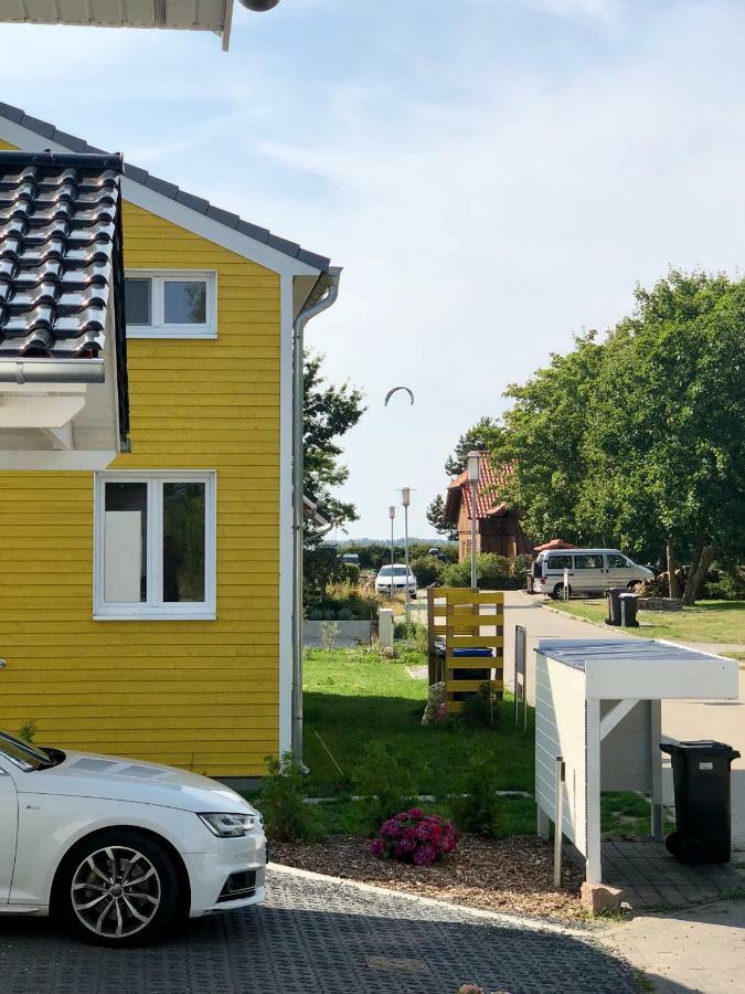 Ferienhaus Traumspot Wiek auf Rügen エクステリア 写真